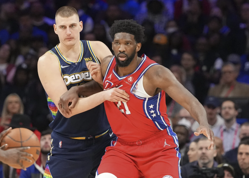 星空体育-NBA约基奇补时争议三分绝杀勇士，终结对手七连胜登顶西部引热议